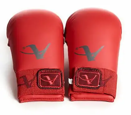 karate-gloves-arawaza-red-style-wkf