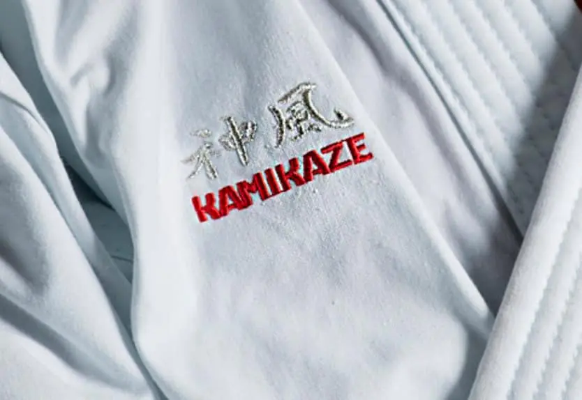 karate-gi-kamikaze-first-kata-wkf-broderie-poitrine