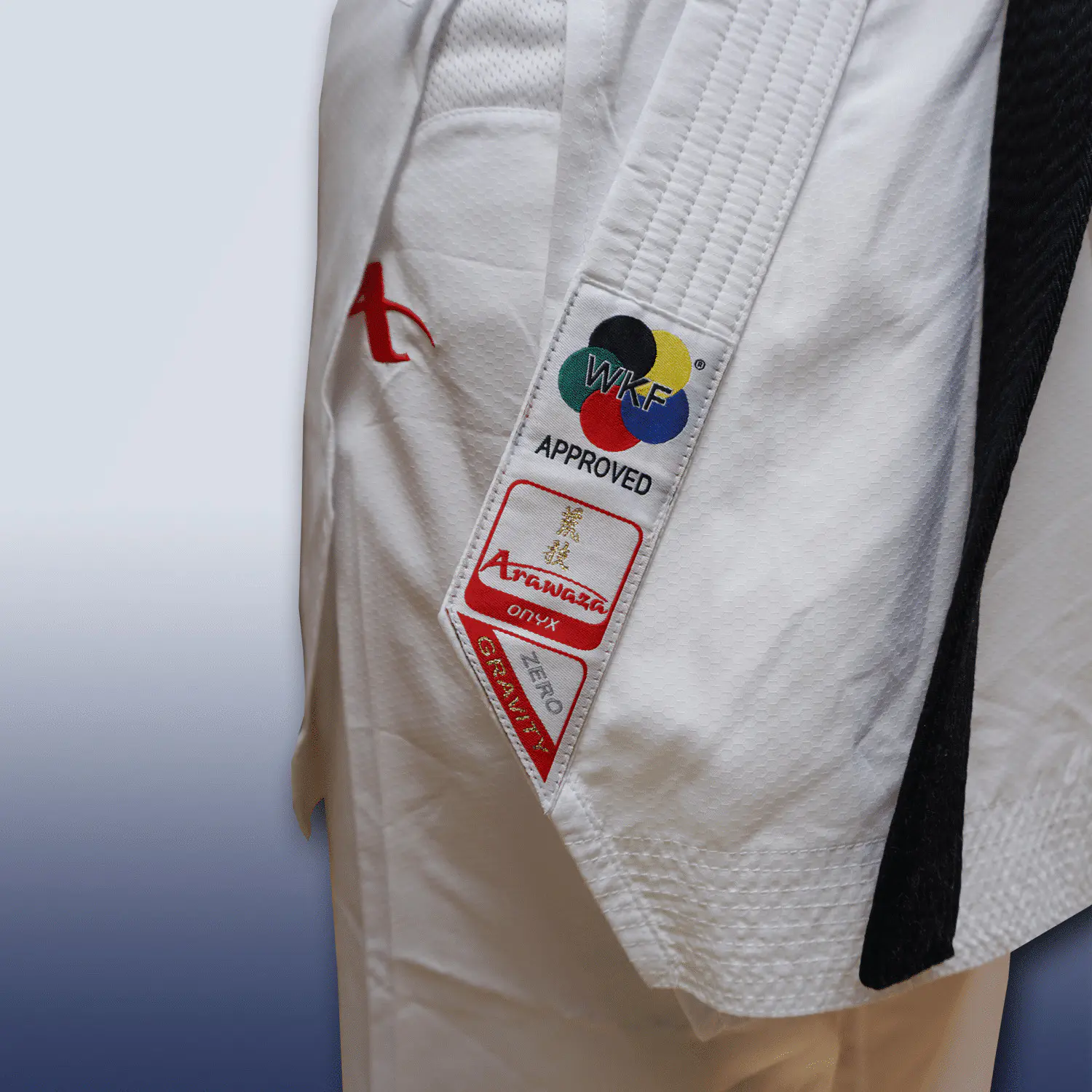 Kimono Karate Arawaza Onyx Zero Gravity - WKF 7 kimono-karate-gi-arawaza-onix-zero-gravity-zoom-etiquette