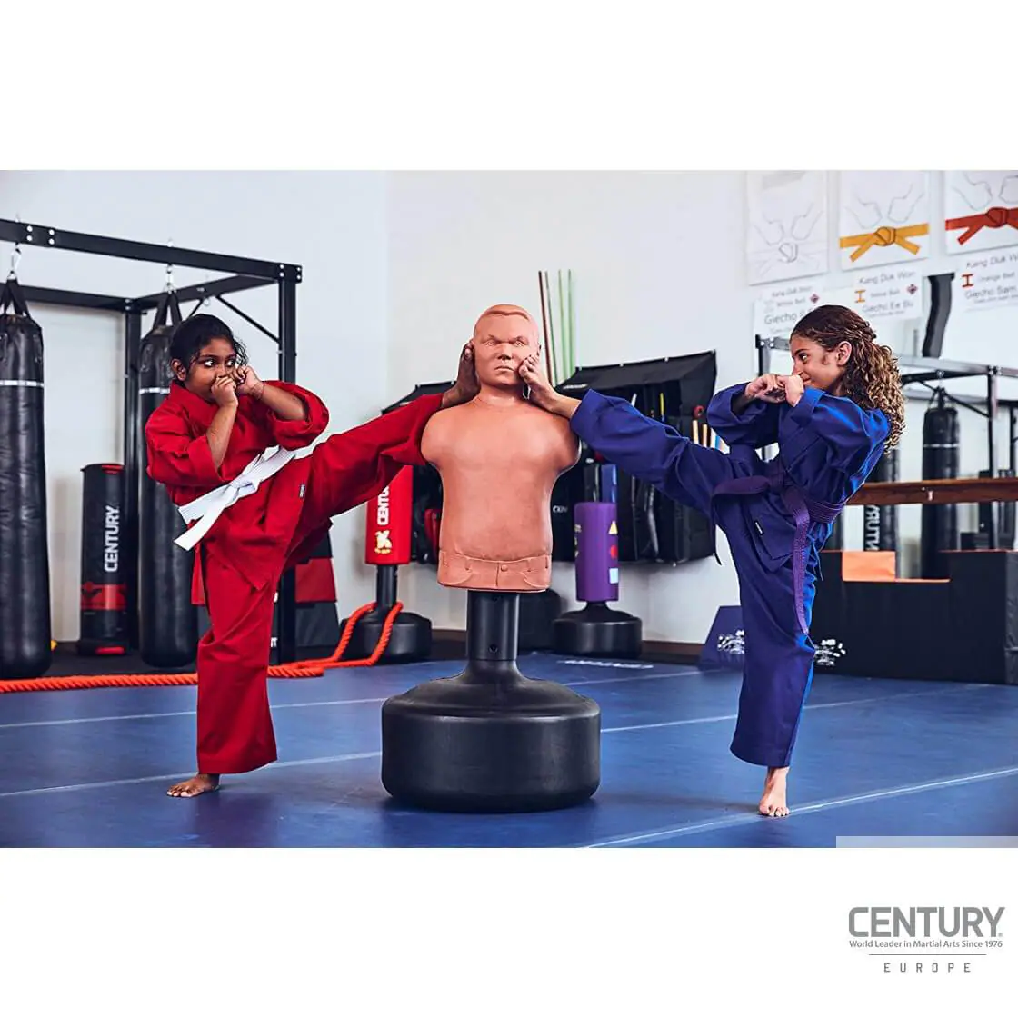 bobby-bully-strike-mannequin