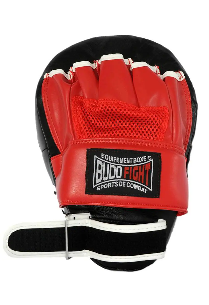 curved-legs-curves-cosmic-budo-fight-