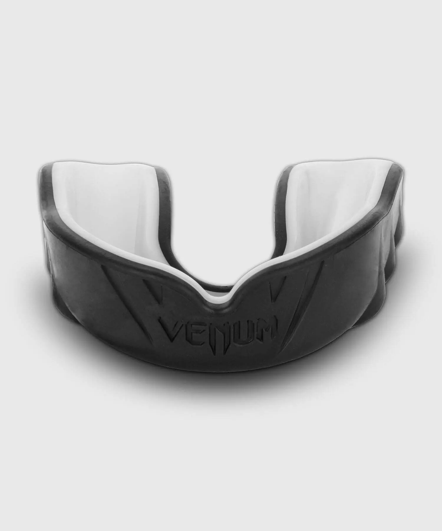 mouth-guard-karate-venum-challenger-black-white