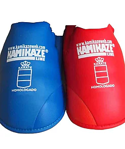 Combinable blue or red KAMIKAZE Karate foot guards