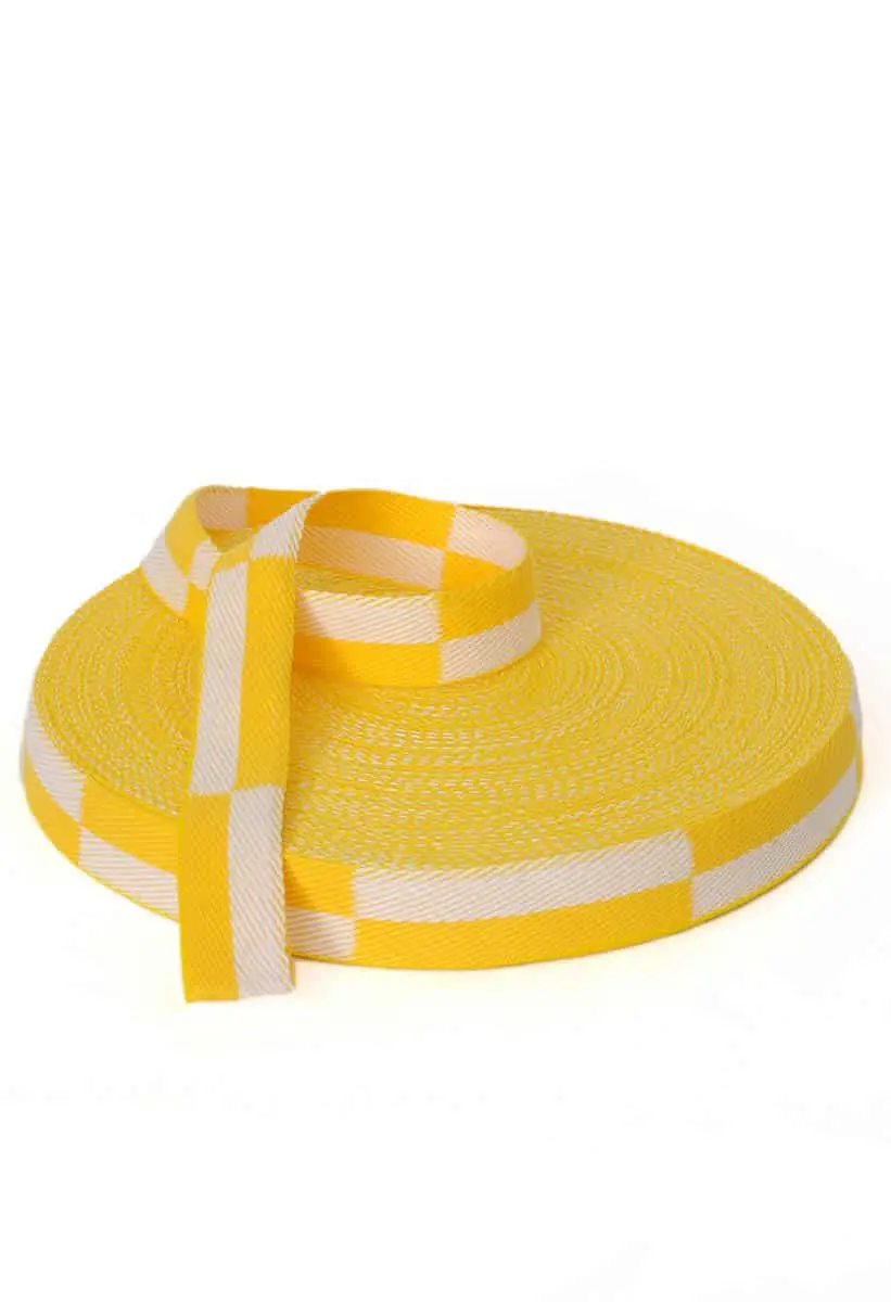 roll-belt-karate-white-yellow-karate-gi