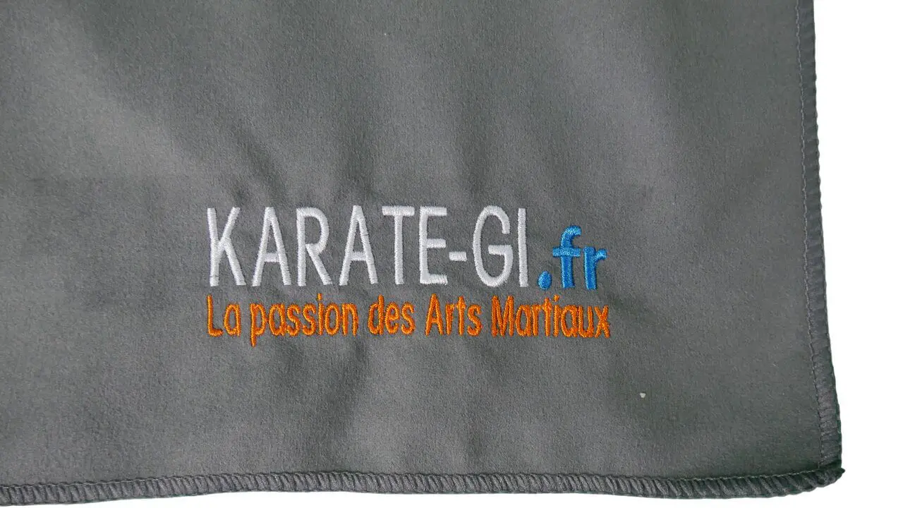 towel-microfiber-120x70-gray-karate-gi-detail-broderie