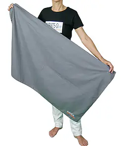 towel-microfiber-120x70-gray-karate-gi-presentee-debout